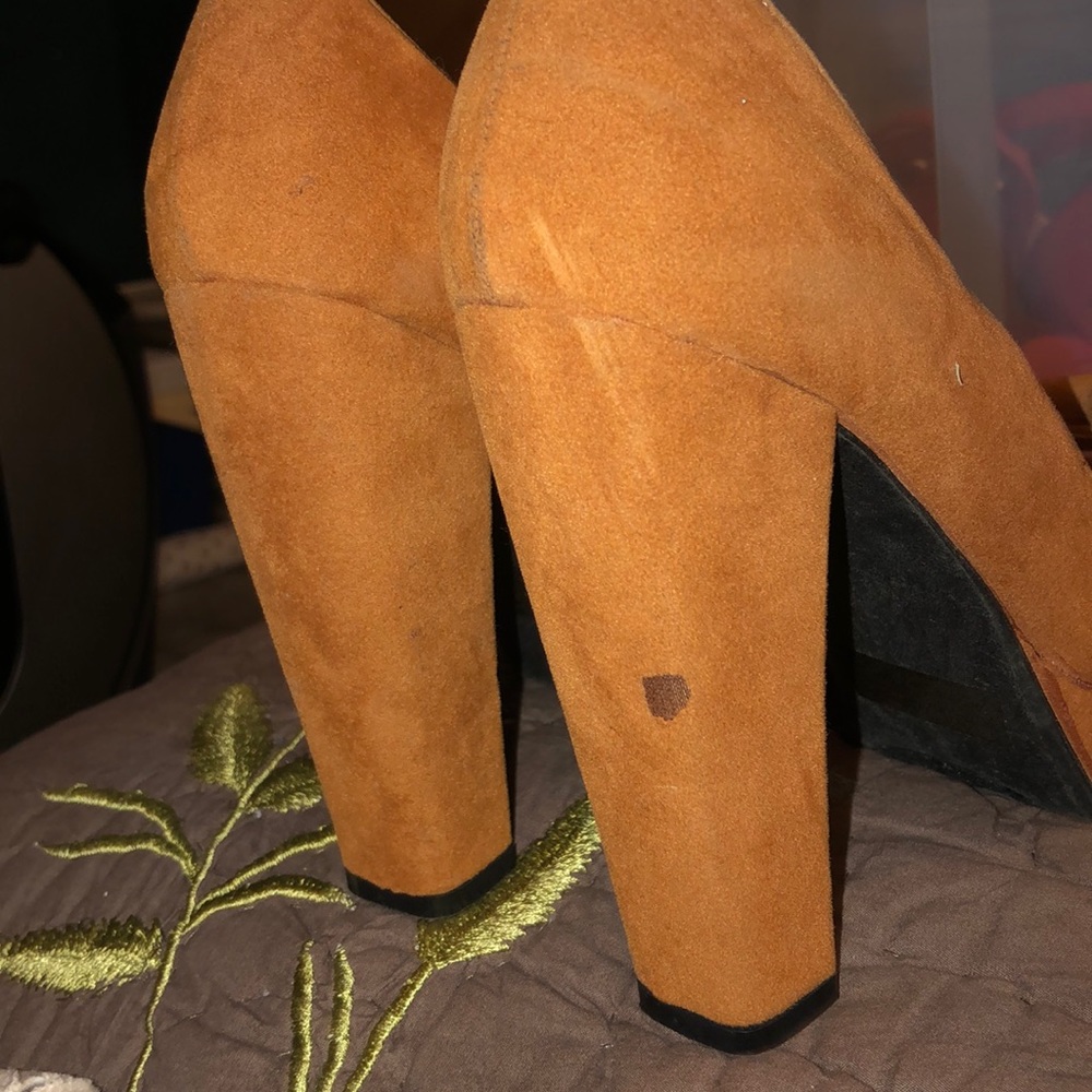 Peep toe heels. - Picture 5 of 5